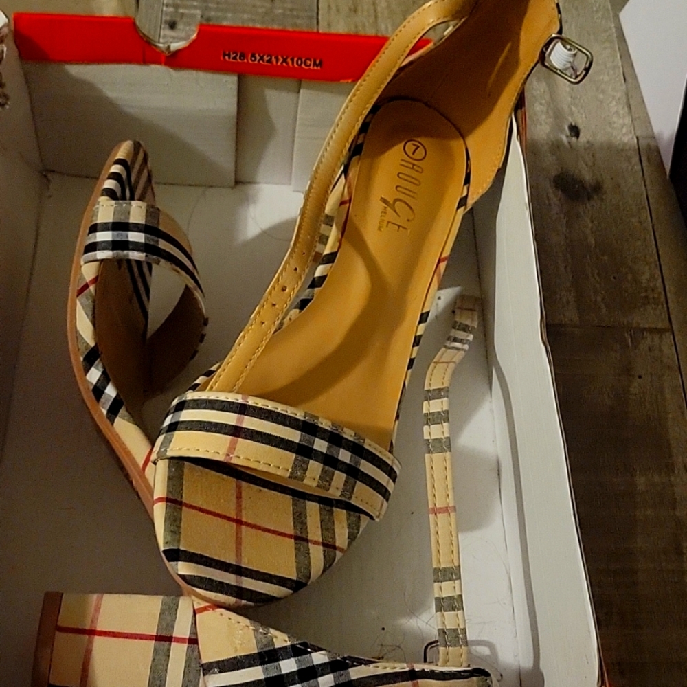 WOMEN heels